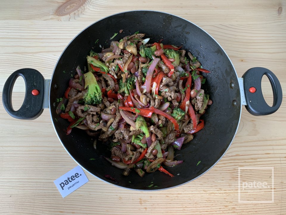 Стир-фрай с говядиной, фасолью и овощами - Шаг 12