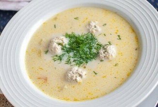 Суп с фрикадельками и сыром