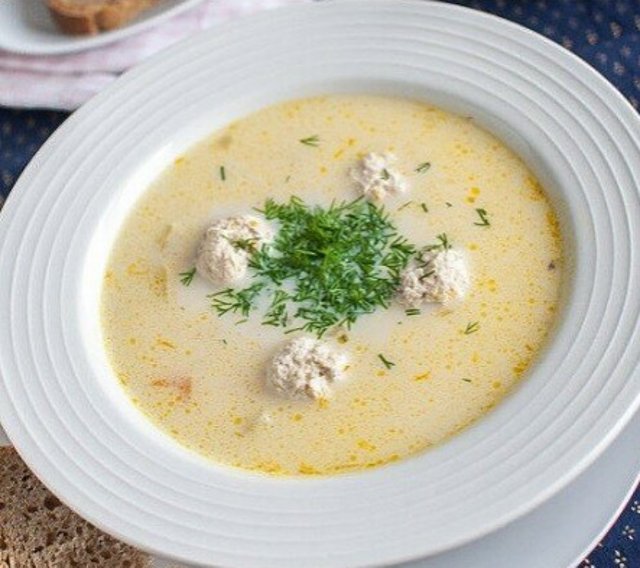 Суп с фрикадельками и сыром