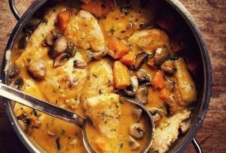 Куриная грудка с грибами в сливочном соусе