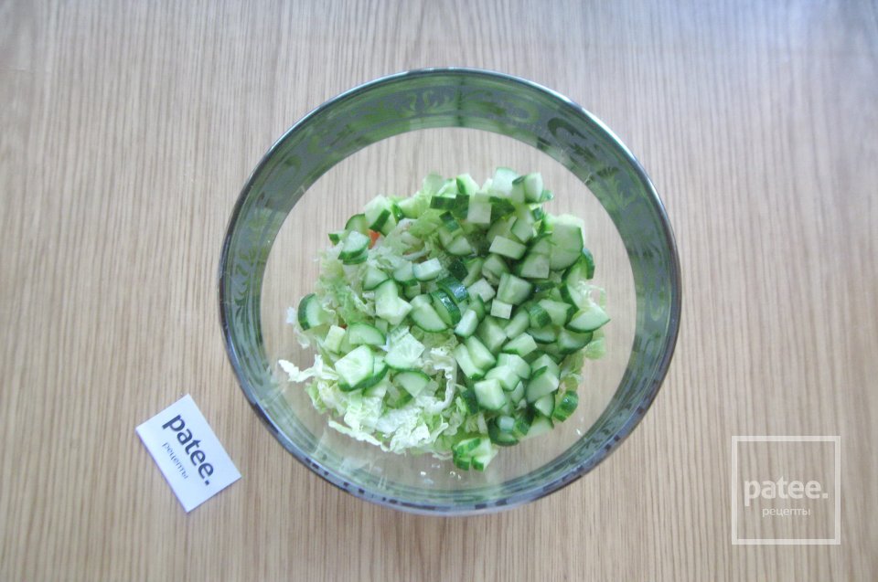 Салат "Летний" с пекинской капустой - Шаг 4