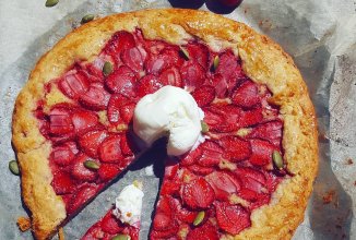 Галета с клубникой