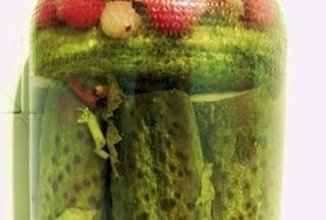 Маринованные огурчики с крыжовником.