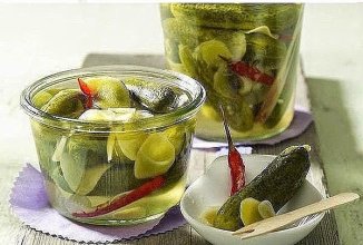 Необыкновенно вкусные огурцы маринованные в яблочном соке.