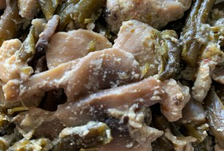 Курица с грибами и зелёной фасолью