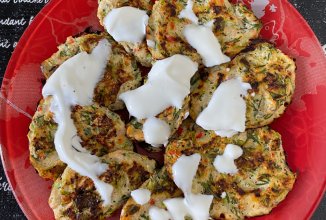 Кабачковые оладушки без муки с зеленью или просто омлет с кабачком