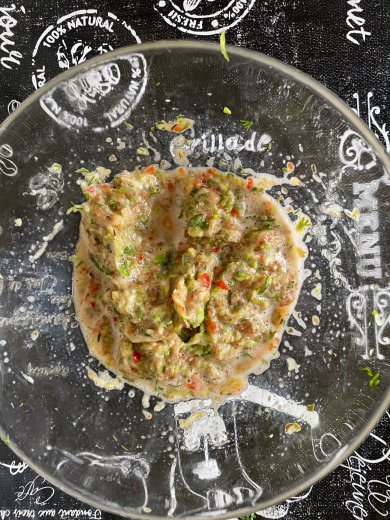 Кабачково-баклажанные оладушки с домашней аджикой - Шаг 3