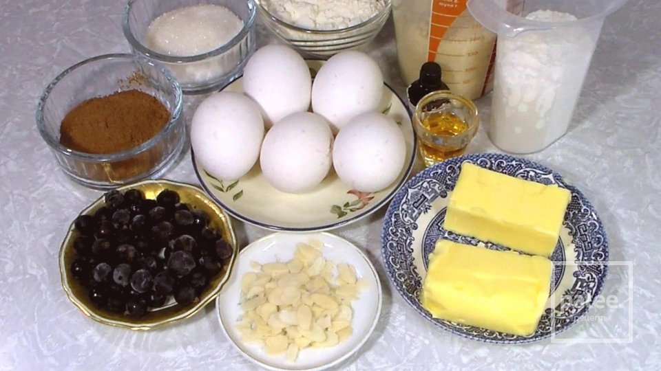 Тарт с очень нежным миндальным кремом и черной смородиной - Шаг 1