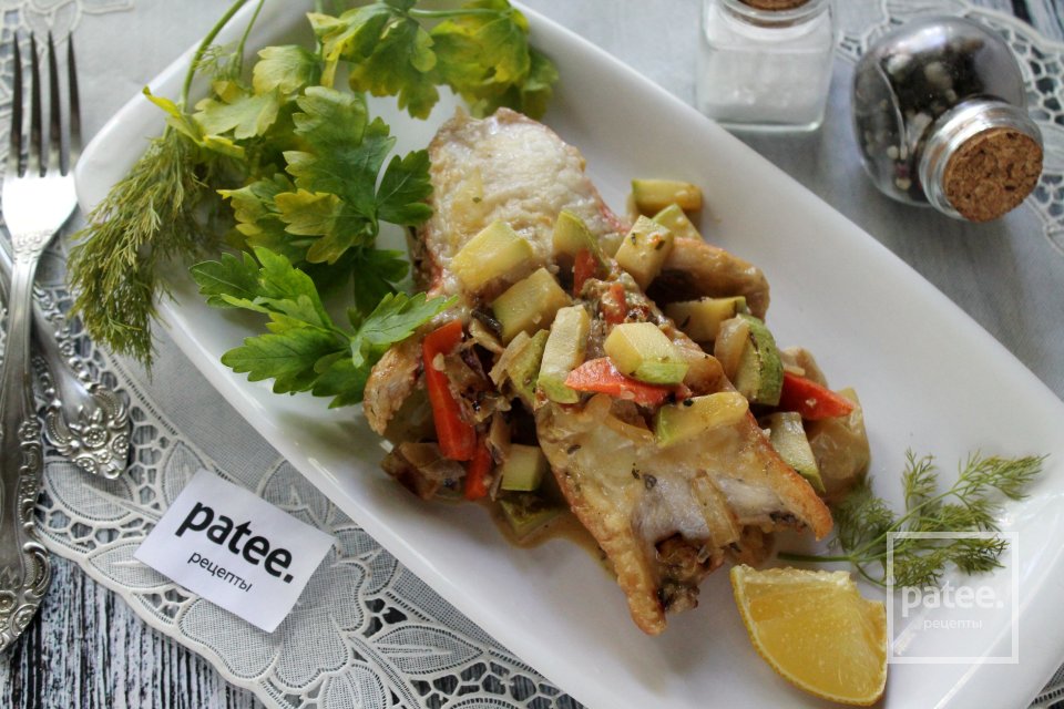 Морской окунь, тушенный с овощами в сметане - Шаг 17