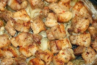 Шашлык в духовке на "луковой подушке"