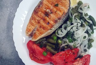 Семга-гриль с фасолью