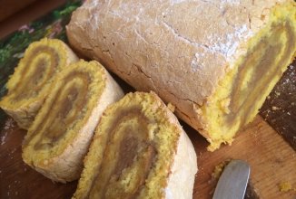 Яблучний рулет