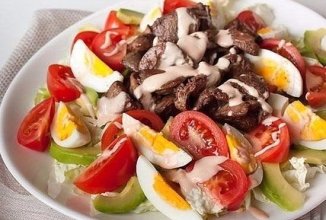 Салат с куриной печенью