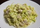 Салат из свежей капусты с курицей