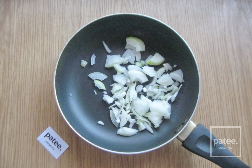 Молодой картофель с помидорами и луком - Шаг 4