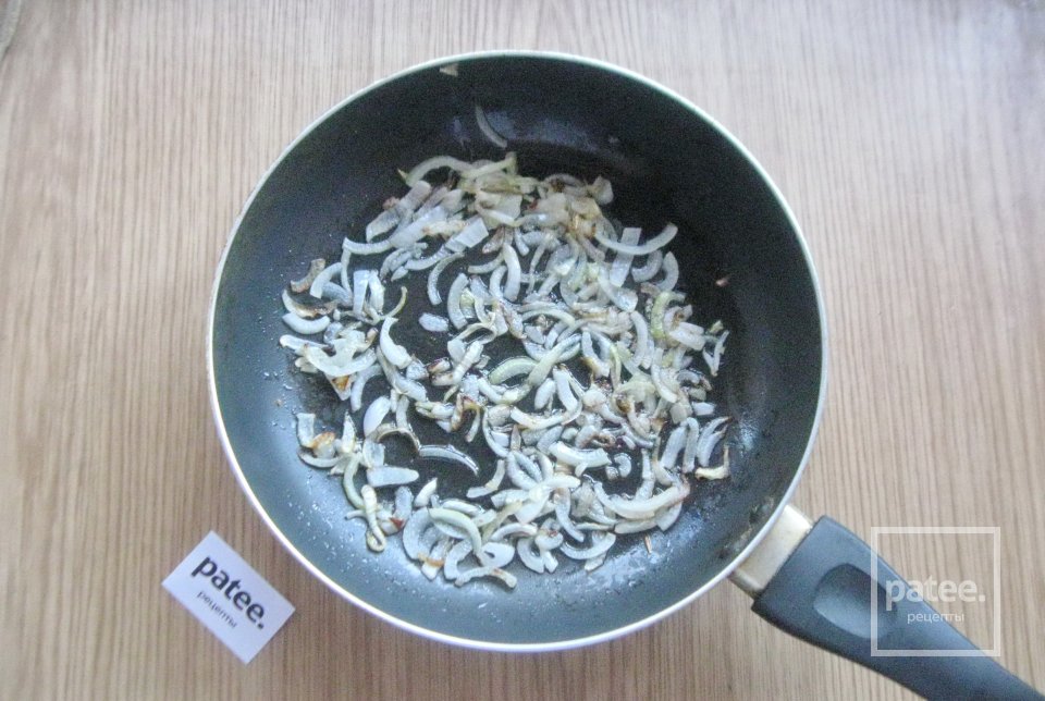 Молодой картофель с помидорами и луком - Шаг 5