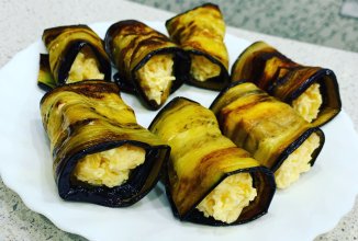 Рулетик из баклажан с сыром и чесноком