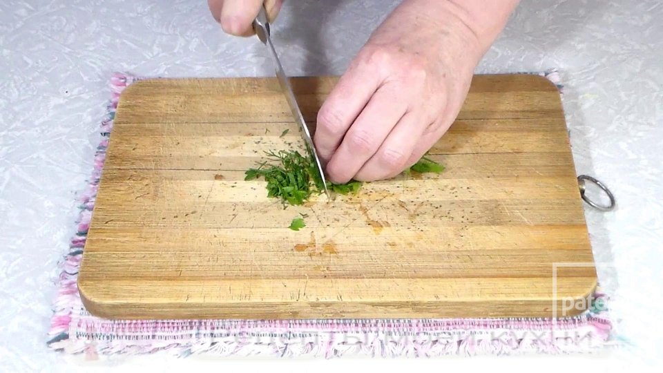 Молодые кабачки лодочки в духовке. С сыром и специями - Шаг 3