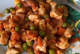 Овощная смесь с куриным филе