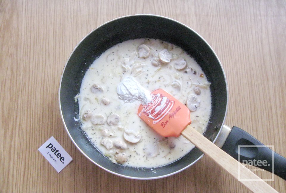 Куриное филе с грибами в сметане - Шаг 7