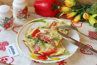 Омлет с  лавашом и помидорами