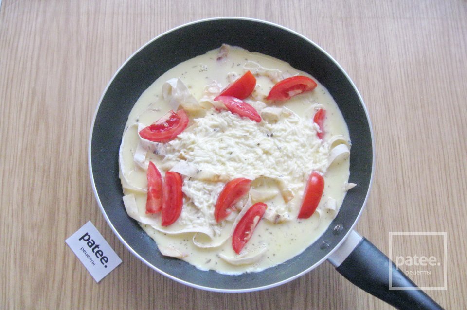 Омлет с  лавашом и помидорами - Шаг 10