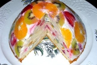 Торт без выпечки с фруктами