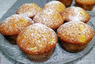 Простые кексы к чаю. Со свежими персиками