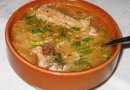 Капустняк «Запоpoжский» с тушеной квашенной кaпусты и нежными кусочками свинины
