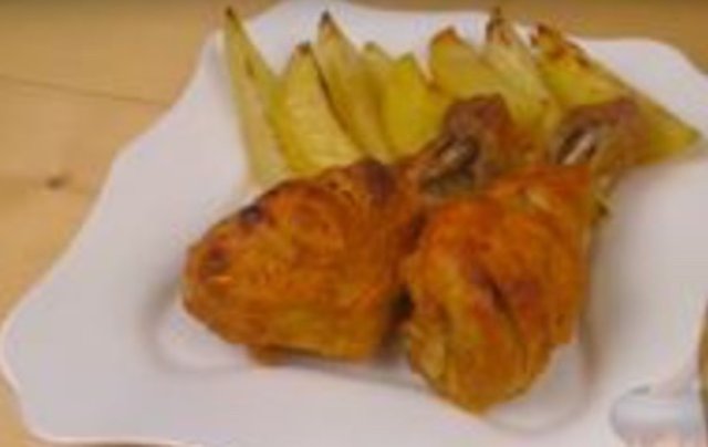 Запечённые куриные голени в сметанно-чесночном горчичном маринаде