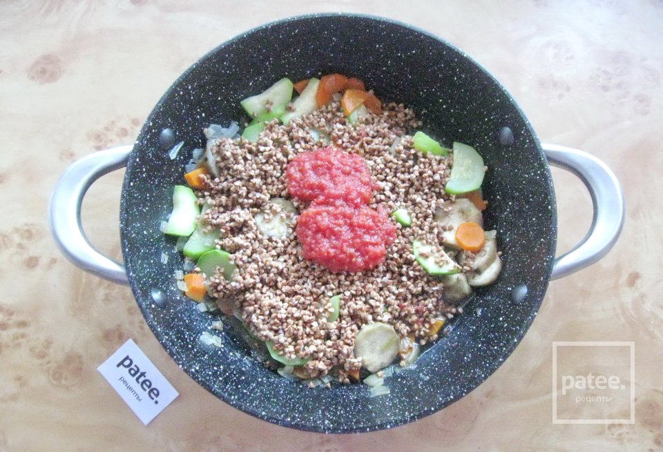 Гречка с фрикадельками и овощами - Шаг 10