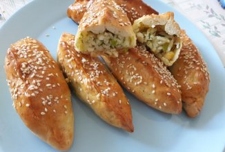 Пирожки с рисом , луком и яйцом !!!