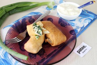 Блины, фаршированные луком, творогом и яйцом