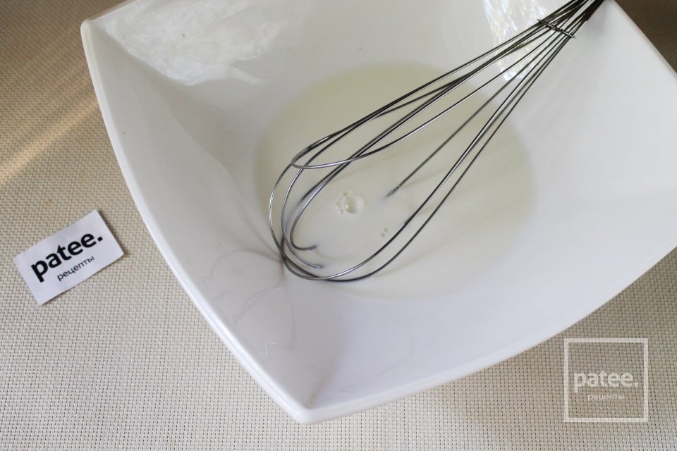 Блины, фаршированные луком, творогом и яйцом - Шаг 2