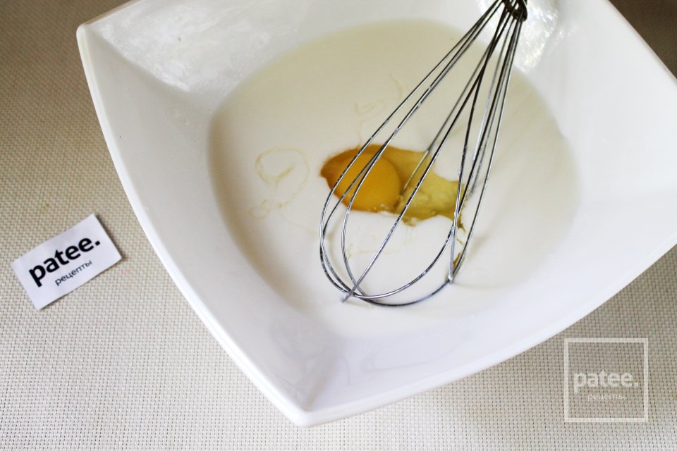 Блины, фаршированные луком, творогом и яйцом - Шаг 3