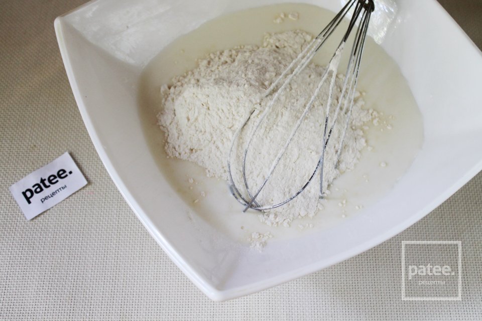 Блины, фаршированные луком, творогом и яйцом - Шаг 5