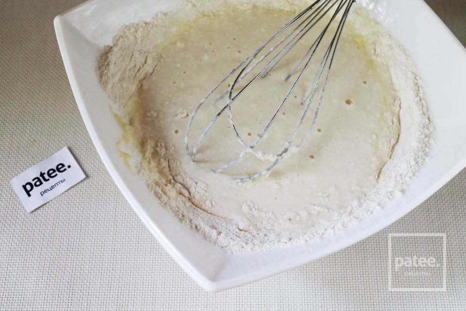 Блины, фаршированные луком, творогом и яйцом - Шаг 6