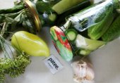 Огурцы, маринованные с лимонной кислотой и сладким перцем