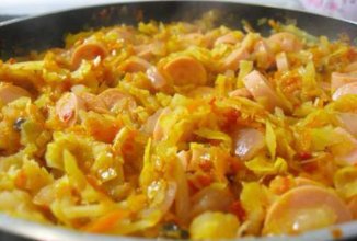 Капустная солянка с сосисками