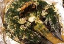 Запечённые осётр с лимоном и зеленью в духовке