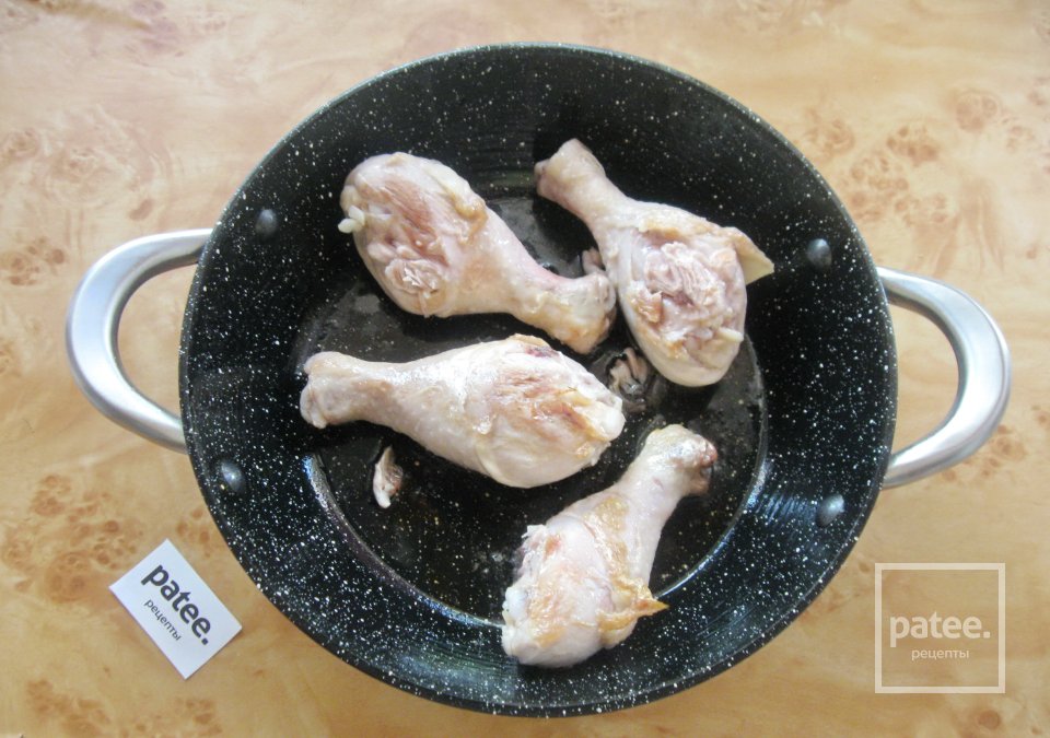 Курица с овощами тушеная в сковороде - Шаг 3