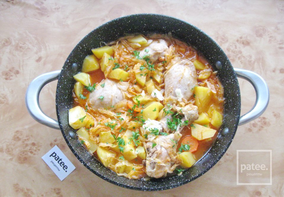 Курица с овощами тушеная в сковороде - Шаг 11