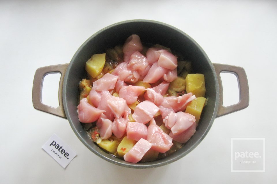 Куриное филе с баклажаном и картофелем - Шаг 8