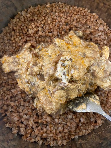 Гречка с грибами в сметане - Шаг 3