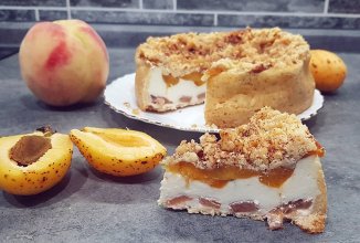 Пирог с персиками и абрикосами