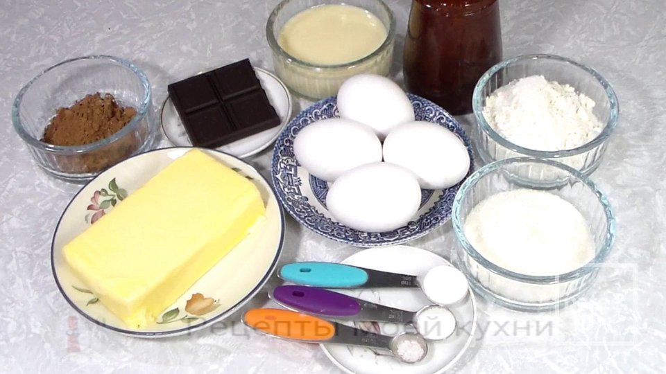 Бисквитный рулет с масляным кремом - Шаг 1