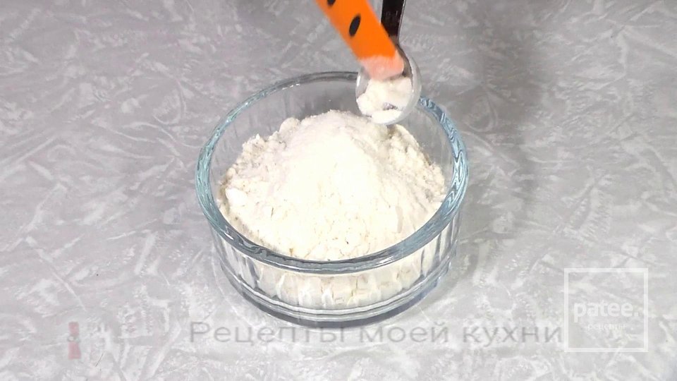 Бисквитный рулет с масляным кремом - Шаг 2