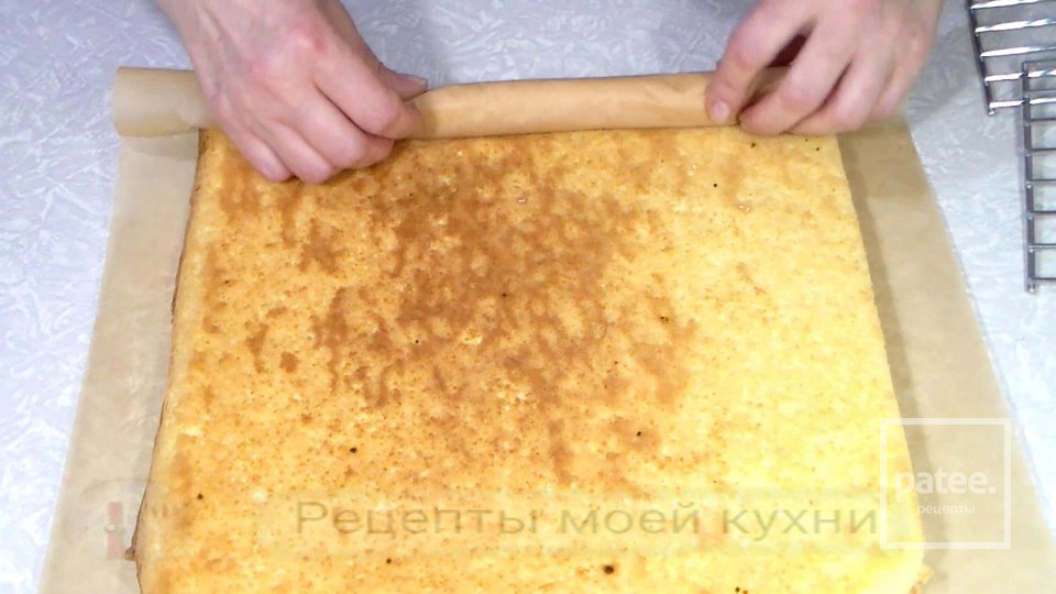 Бисквитный рулет с масляным кремом - Шаг 11