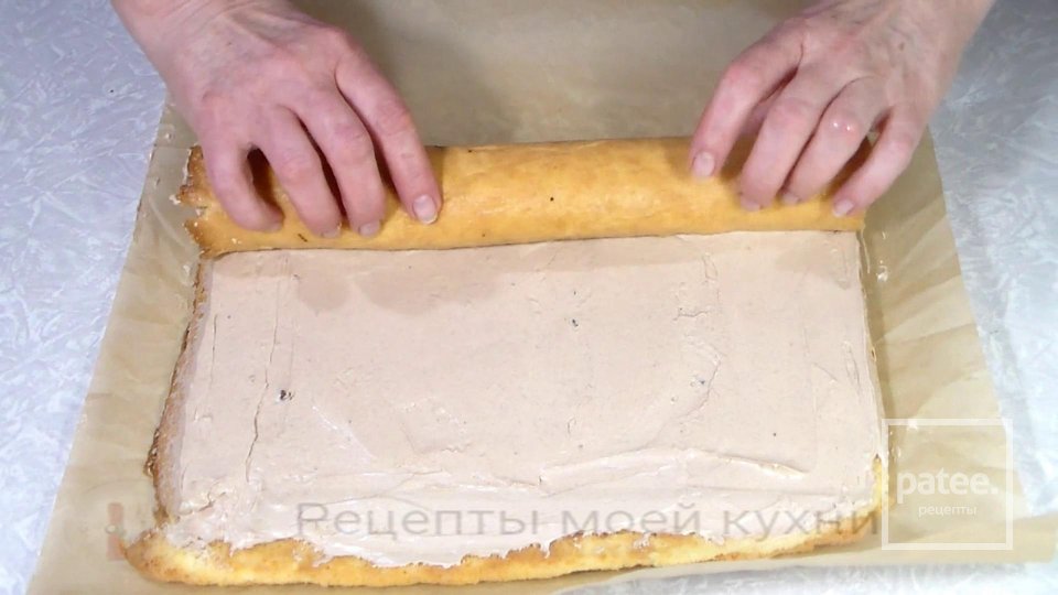 Бисквитный рулет с масляным кремом - Шаг 15