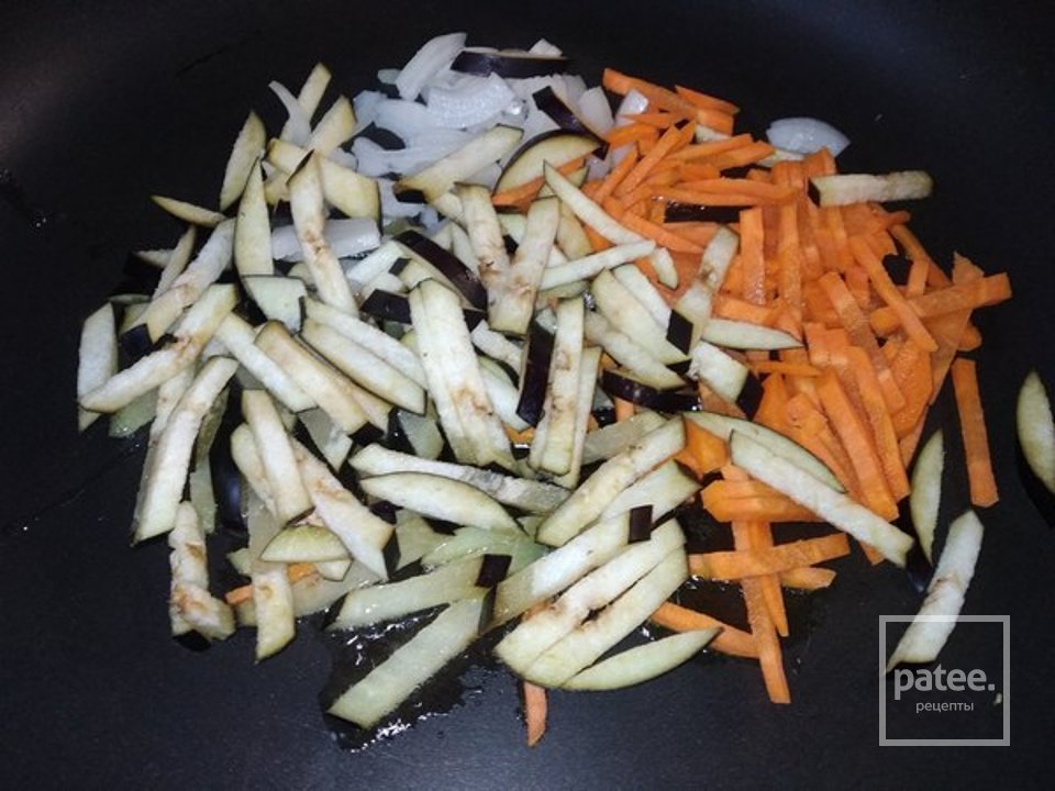 Цельнозерновая паста PENNE RIGATE INTEGRALE с баклажаном, маслинами и кинзой - Шаг 2